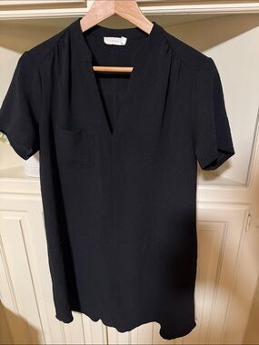 Lush Black Short Sleeve V-Neck Shift Dress